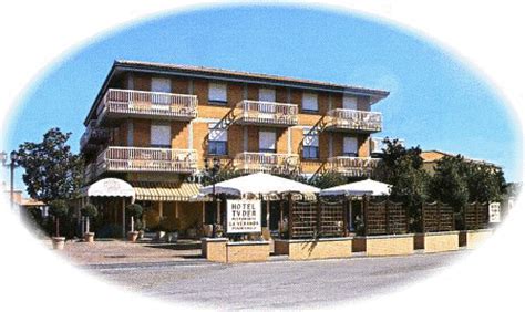 hotel tuder todi